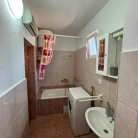 Ivan Solta Apartman Necujam