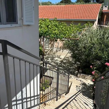 Ivan Solta Apartman Necujam